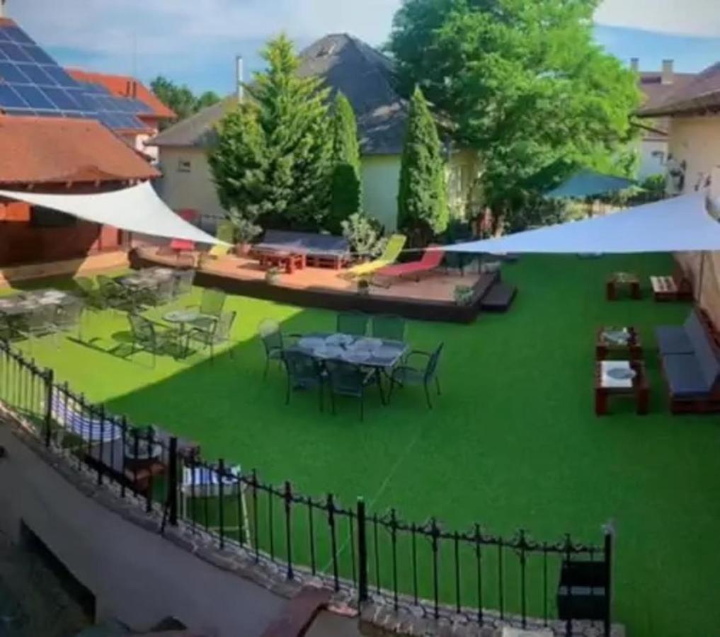 Nyilas Fogado Hotel นีเรกฮาซา ภายนอก รูปภาพ