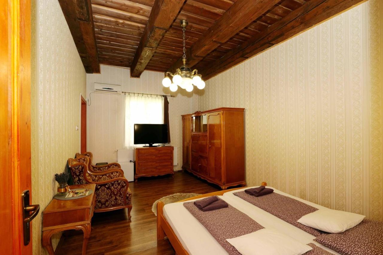 Nyilas Fogado Hotel นีเรกฮาซา ภายนอก รูปภาพ