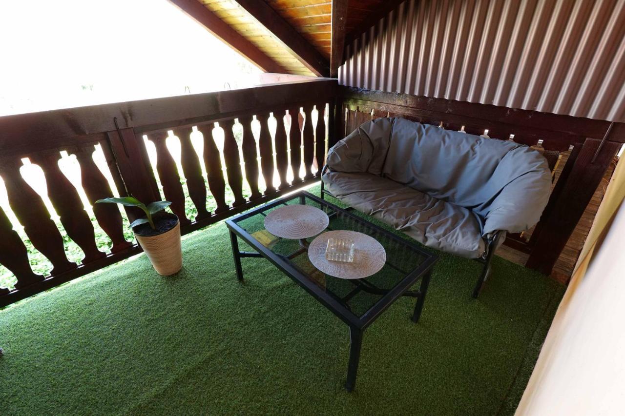 Nyilas Fogado Hotel นีเรกฮาซา ภายนอก รูปภาพ