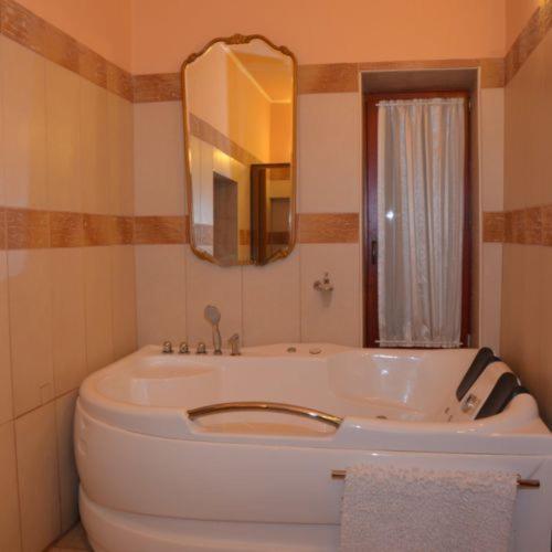 Nyilas Fogado Hotel นีเรกฮาซา ภายนอก รูปภาพ