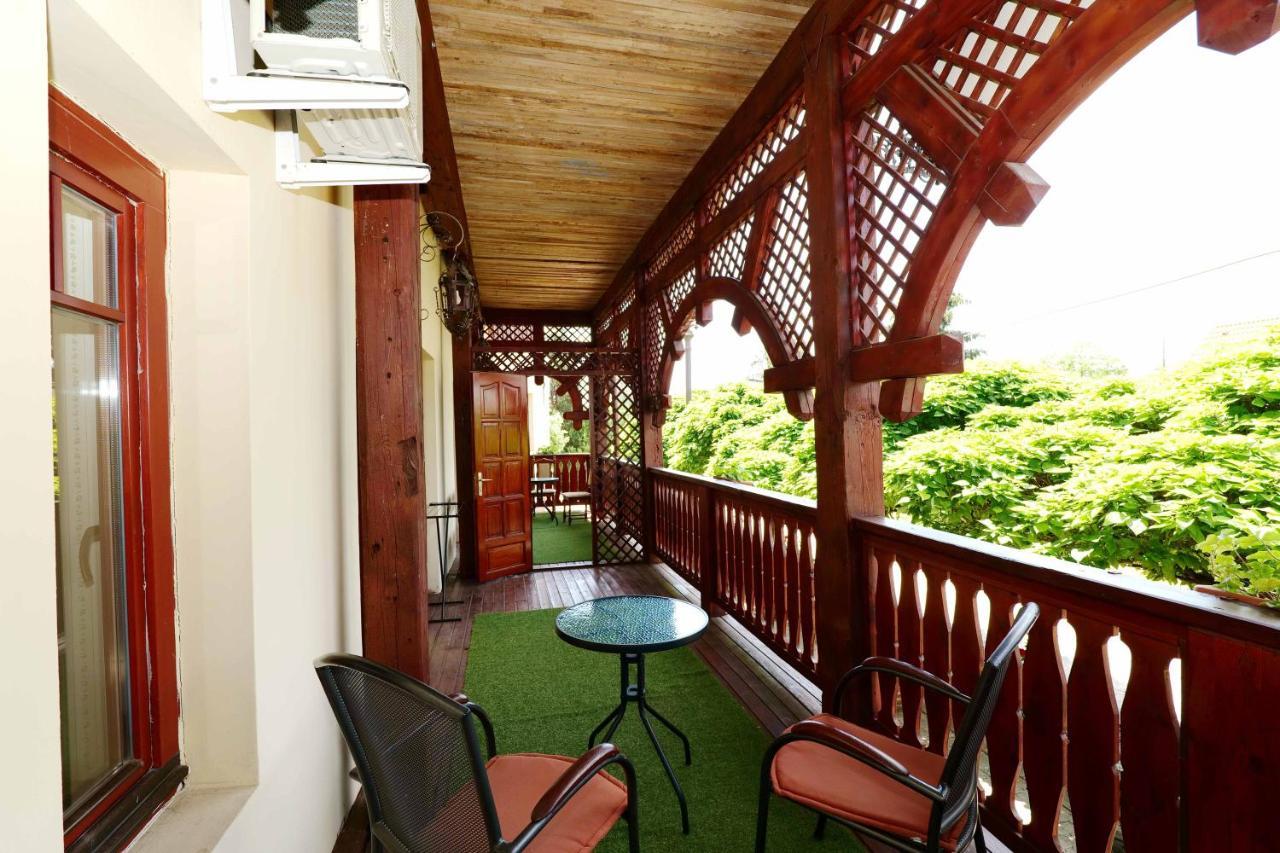 Nyilas Fogado Hotel นีเรกฮาซา ภายนอก รูปภาพ